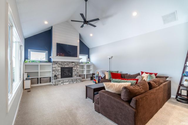 15293 Leo Creek Boulevard, Leo, IN 46765