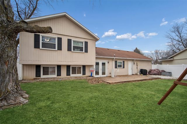 1317 NW Pebble Drive, Ankeny, IA 50023