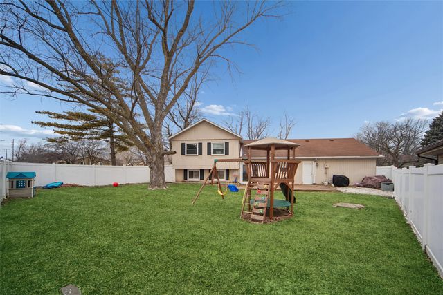 1317 NW Pebble Drive, Ankeny, IA 50023
