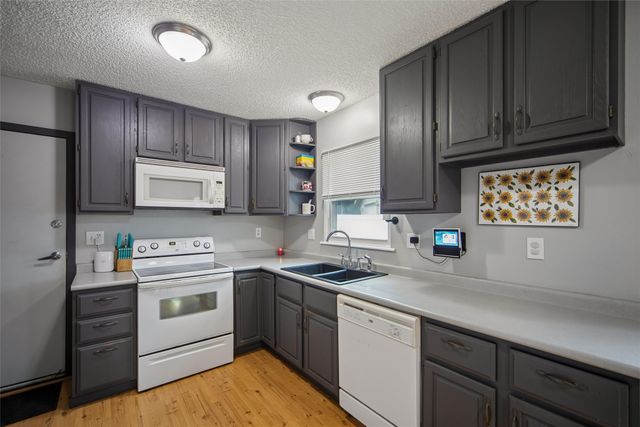 1317 NW Pebble Drive, Ankeny, IA 50023