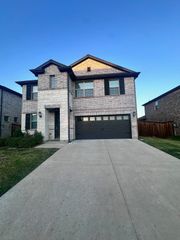 7204 Running Iron Trail, Sachse, TX 75048