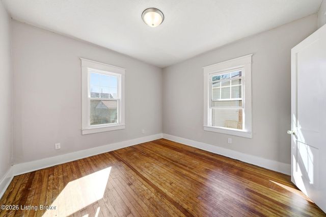 3426 River Park Dr, Louisville, KY 40211