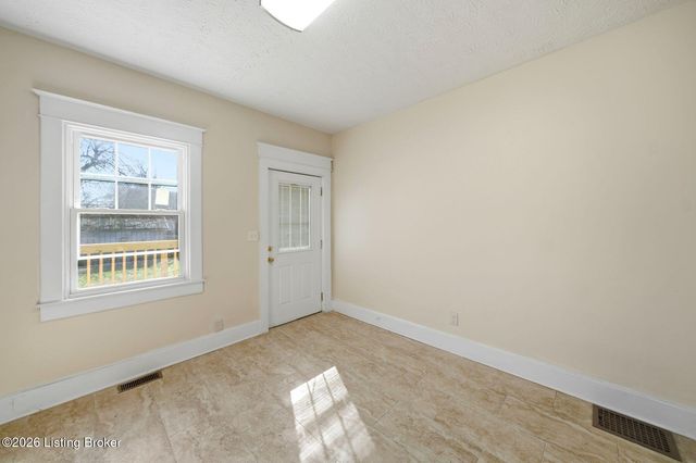 3426 River Park Dr, Louisville, KY 40211