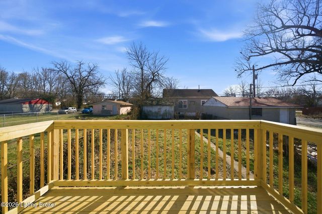 3426 River Park Dr, Louisville, KY 40211