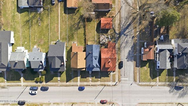 3426 River Park Dr, Louisville, KY 40211