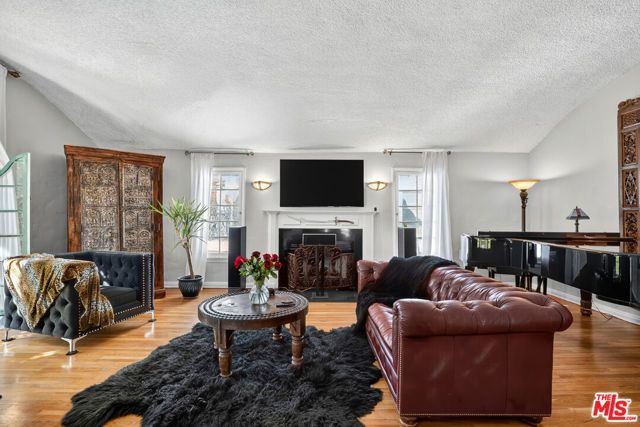 420 N Orange Drive, Los Angeles, CA 90036