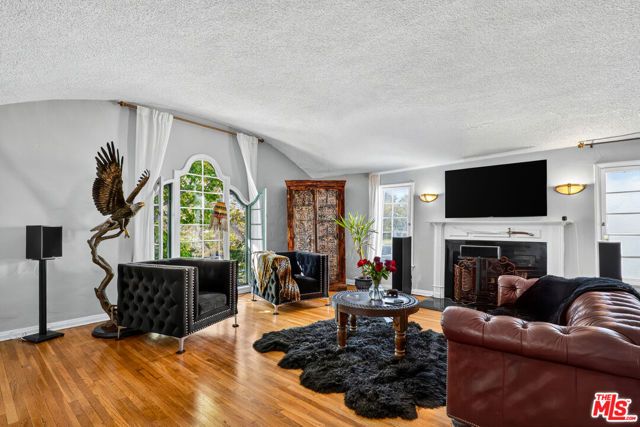 420 N Orange Drive, Los Angeles, CA 90036