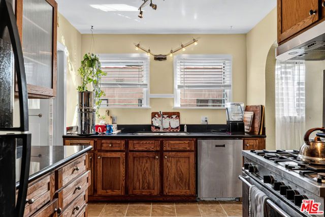 420 N Orange Drive, Los Angeles, CA 90036