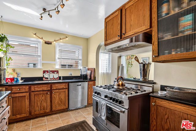420 N Orange Drive, Los Angeles, CA 90036