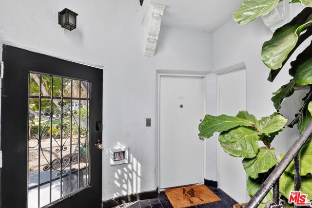 420 N Orange Drive, Los Angeles, CA 90036