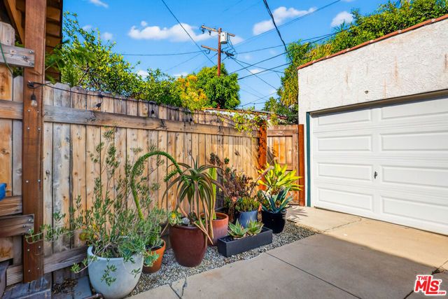 420 N Orange Drive, Los Angeles, CA 90036
