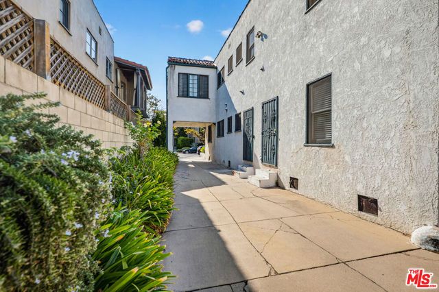 420 N Orange Drive, Los Angeles, CA 90036