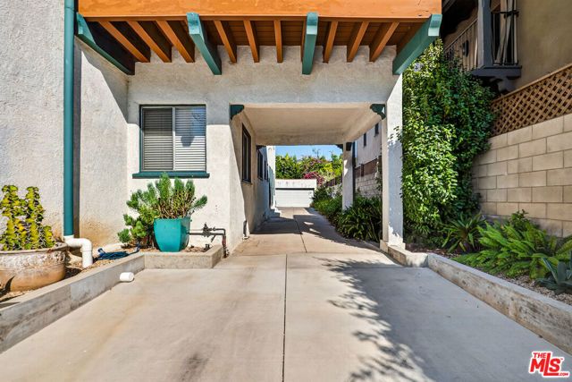 420 N Orange Drive, Los Angeles, CA 90036