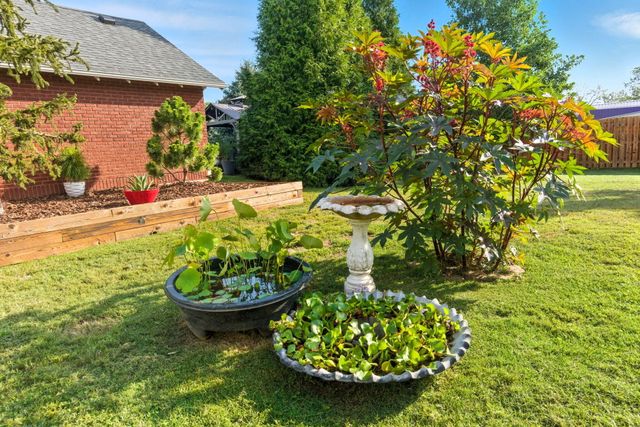 2112 W College Street, Springfield, MO 65806