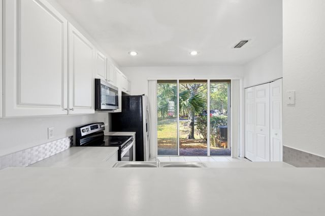 687 NW 42nd Avenue, Plantation, FL 33317