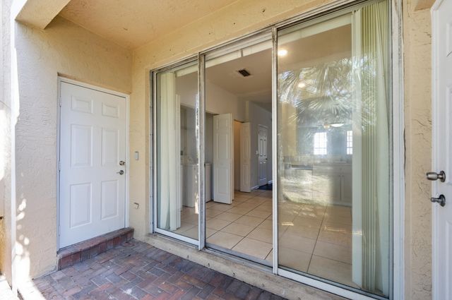 687 NW 42nd Avenue, Plantation, FL 33317