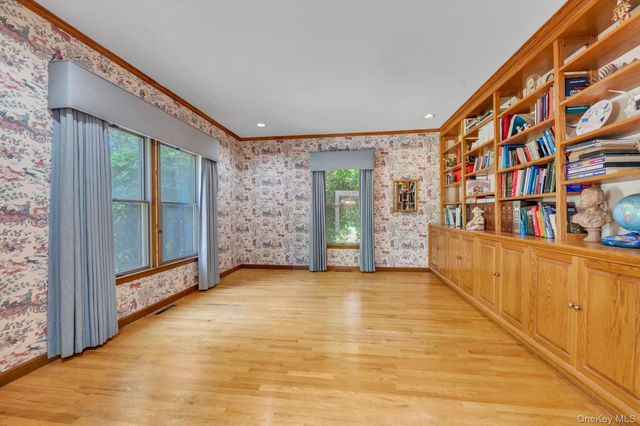 244 Store Hill Road, Old Westbury, NY 11568