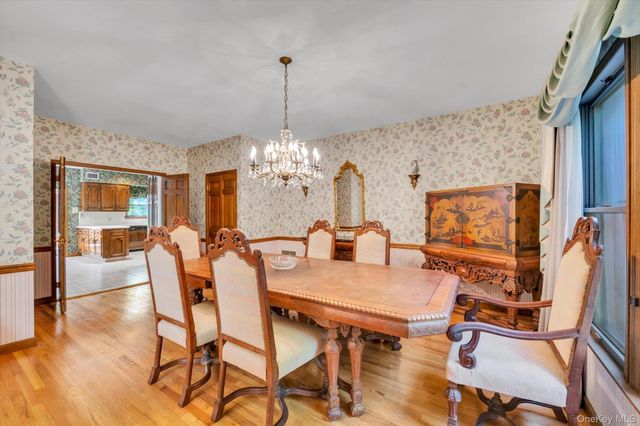 244 Store Hill Road, Old Westbury, NY 11568