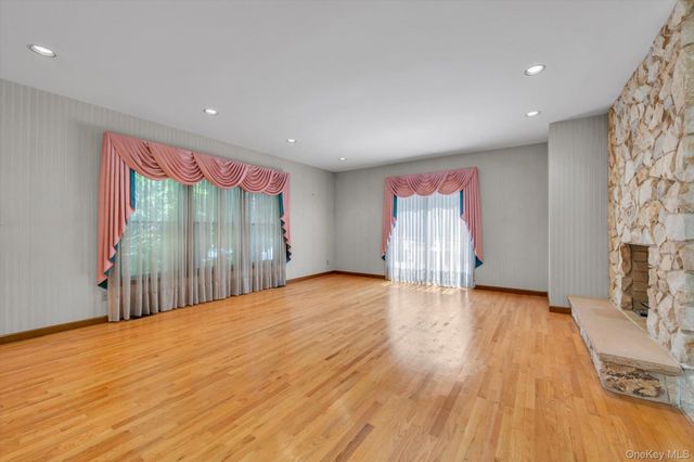 244 Store Hill Road, Old Westbury, NY 11568