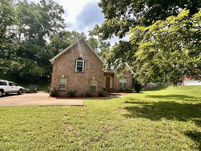 1011 Dickens Dr, Mount Juliet, TN 37122