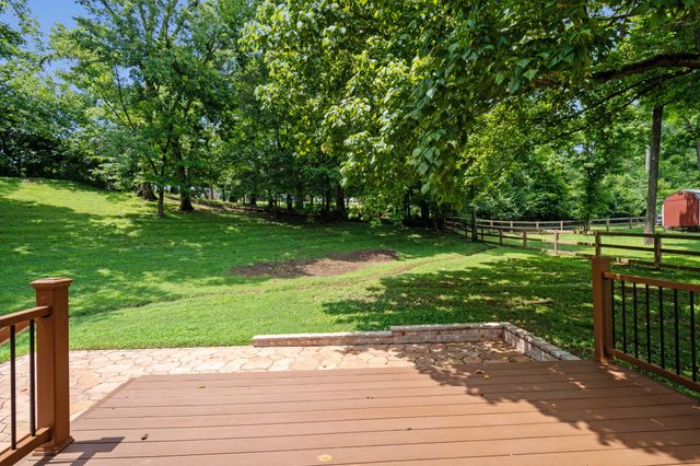 1011 Dickens Dr, Mount Juliet, TN 37122
