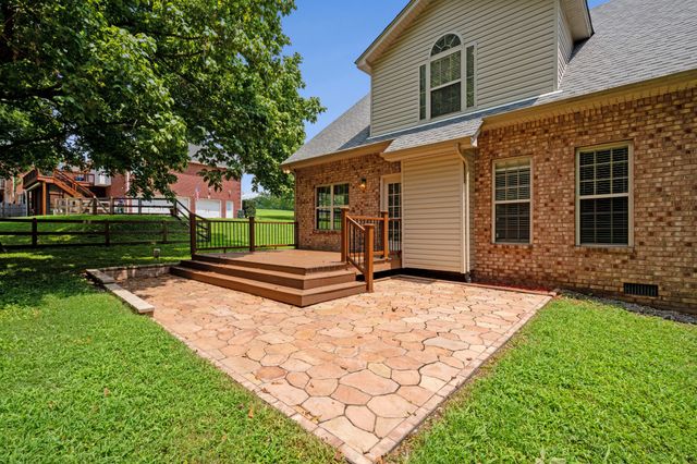 1011 Dickens Dr, Mount Juliet, TN 37122