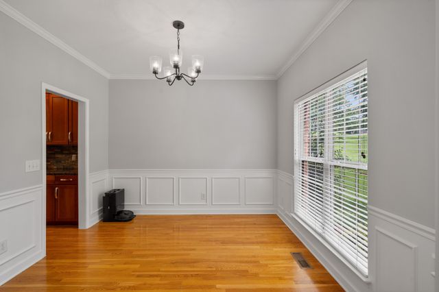 1011 Dickens Dr, Mount Juliet, TN 37122