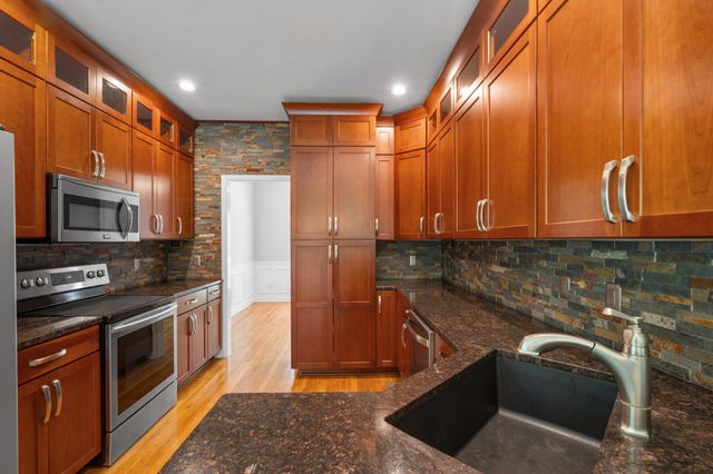 1011 Dickens Dr, Mount Juliet, TN 37122