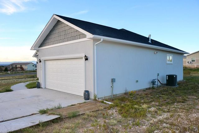 295 W Acorn Dr, Pueblo West, CO 81007