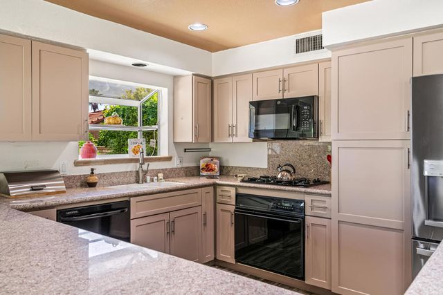 38651 Nyasa Drive, Palm Desert, CA 92211