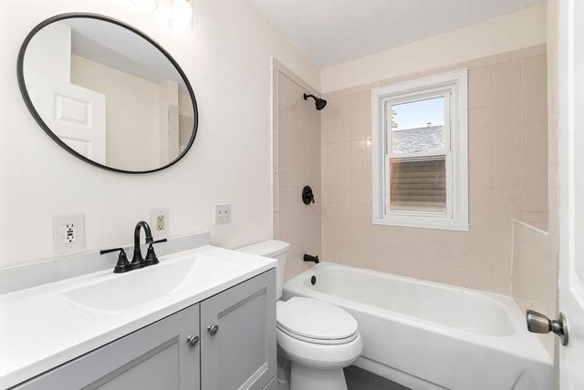 1158 Central Avenue W, Saint Paul, MN 55104