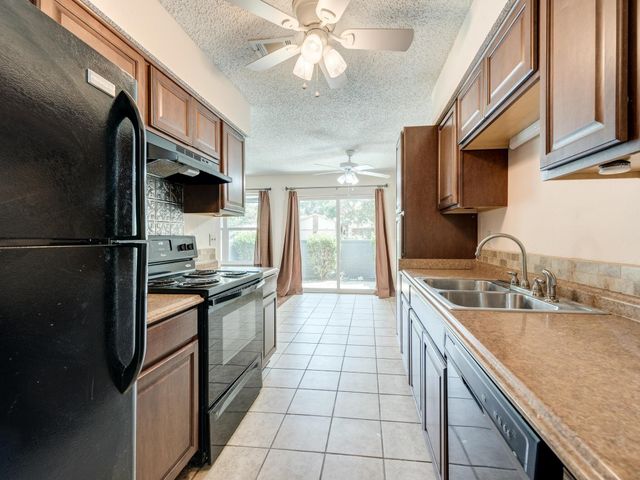 632 Timberline Drive, Hurst, TX 76053