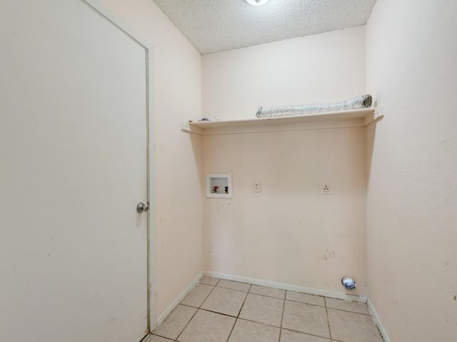 632 Timberline Drive, Hurst, TX 76053
