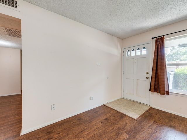 632 Timberline Drive, Hurst, TX 76053