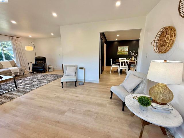 17880 Apricot Way, Castro Valley, CA 94546