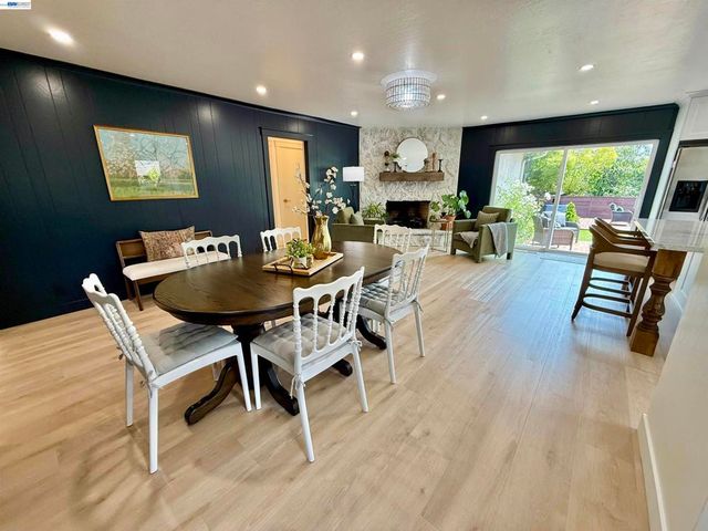 17880 Apricot Way, Castro Valley, CA 94546