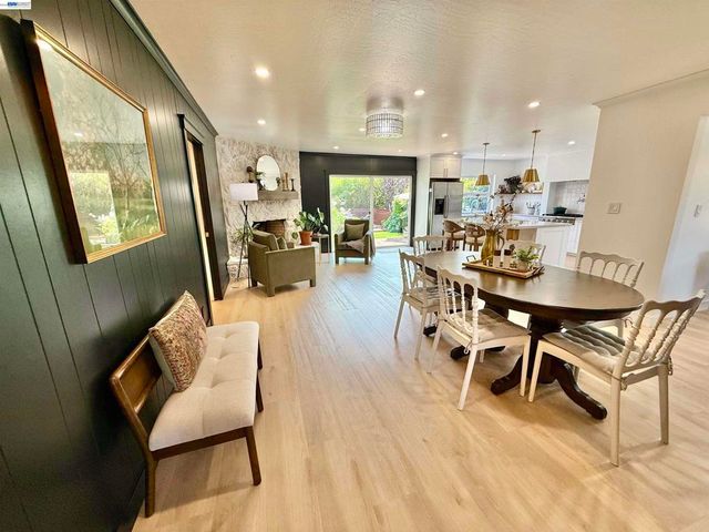 17880 Apricot Way, Castro Valley, CA 94546