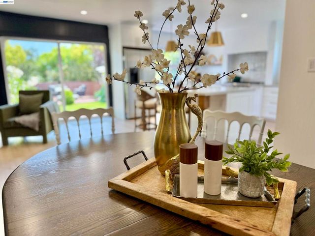 17880 Apricot Way, Castro Valley, CA 94546
