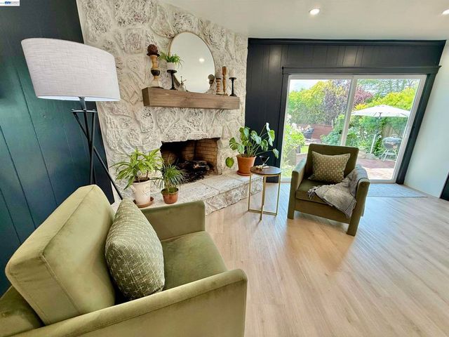 17880 Apricot Way, Castro Valley, CA 94546