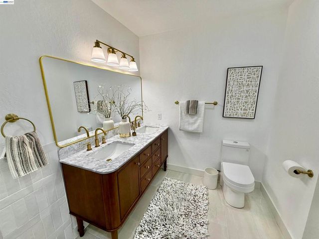 17880 Apricot Way, Castro Valley, CA 94546