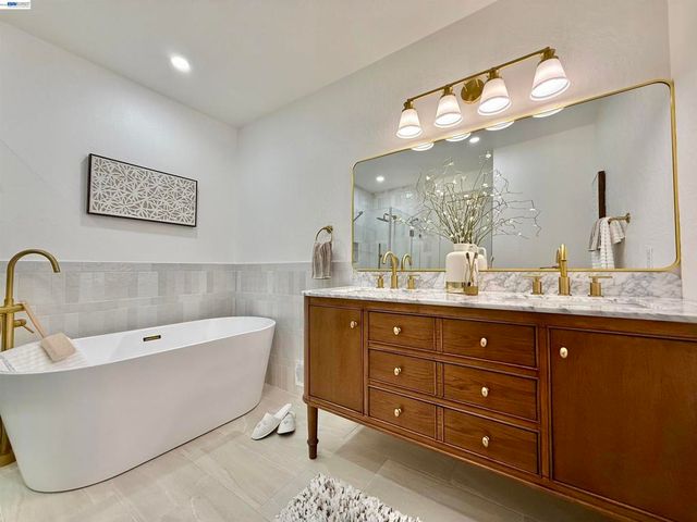 17880 Apricot Way, Castro Valley, CA 94546