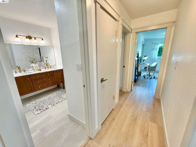 17880 Apricot Way, Castro Valley, CA 94546