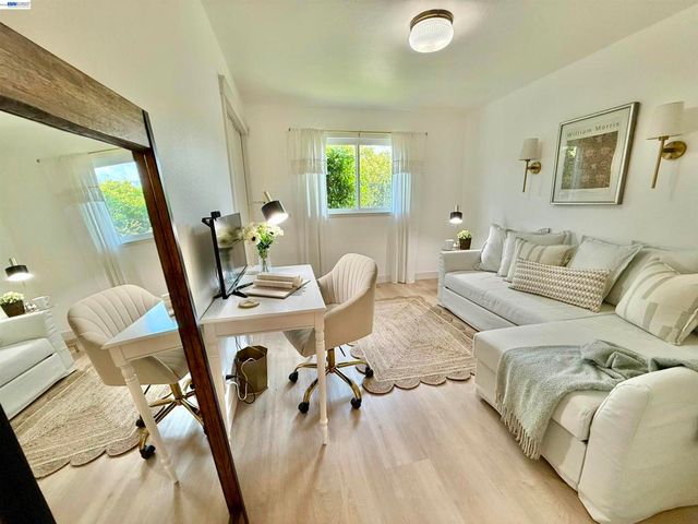 17880 Apricot Way, Castro Valley, CA 94546
