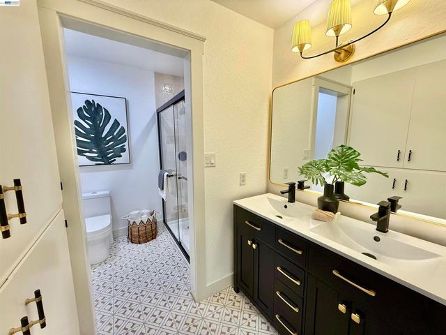 17880 Apricot Way, Castro Valley, CA 94546