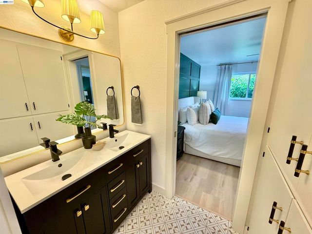 17880 Apricot Way, Castro Valley, CA 94546