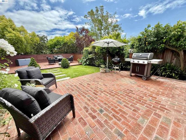 17880 Apricot Way, Castro Valley, CA 94546