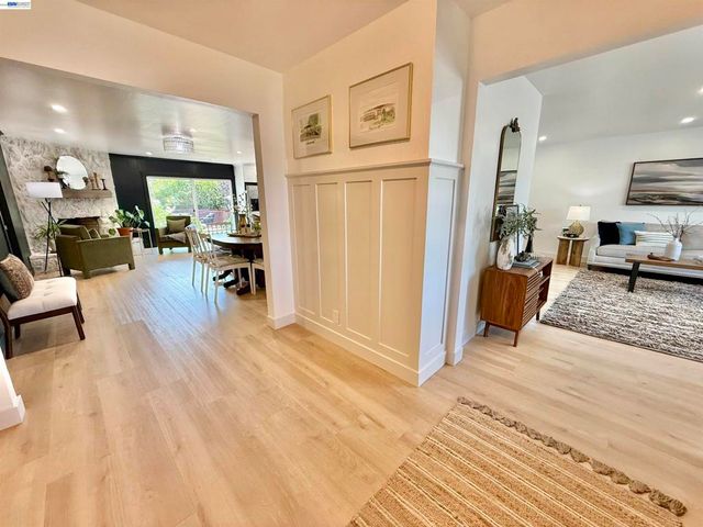 17880 Apricot Way, Castro Valley, CA 94546