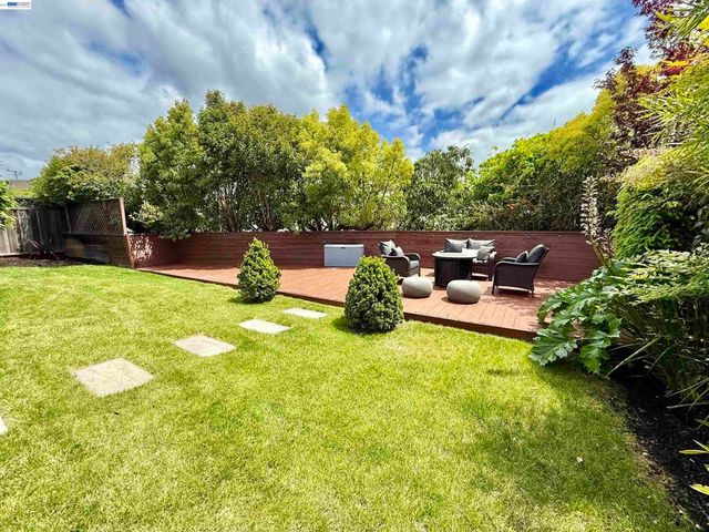 17880 Apricot Way, Castro Valley, CA 94546