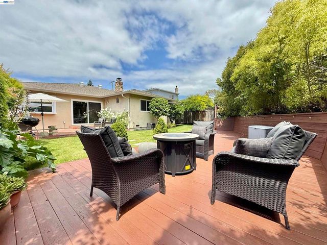 17880 Apricot Way, Castro Valley, CA 94546