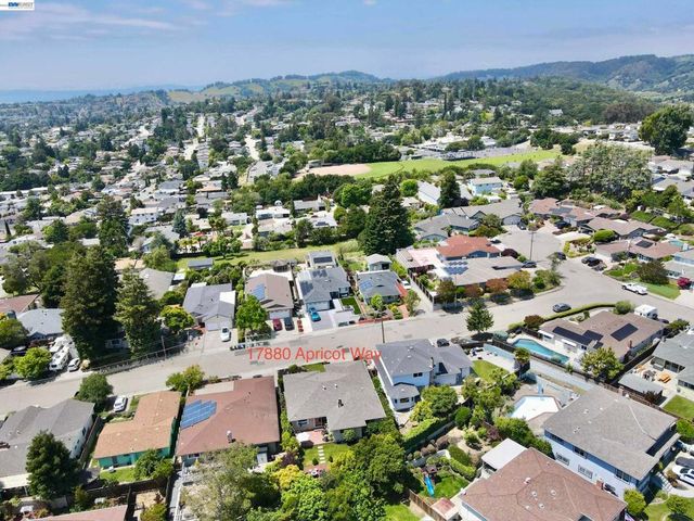 17880 Apricot Way, Castro Valley, CA 94546